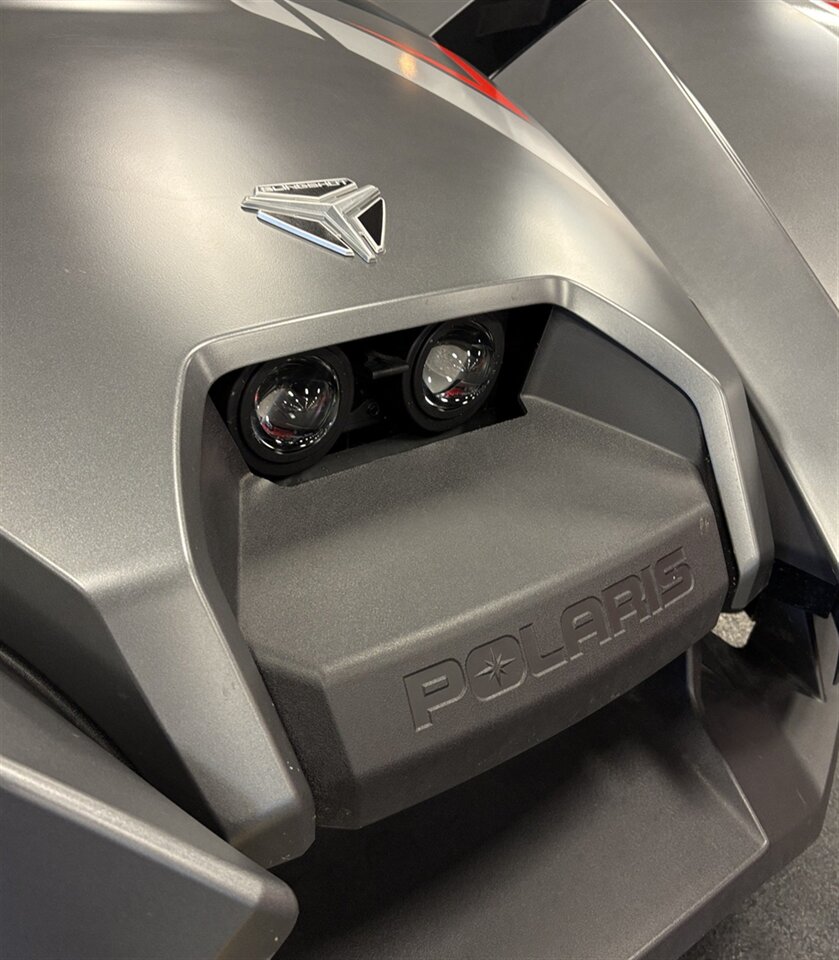 2018 Polaris Slingshot Grand Touring LE   - Photo 23 - Bismarck, ND 58503