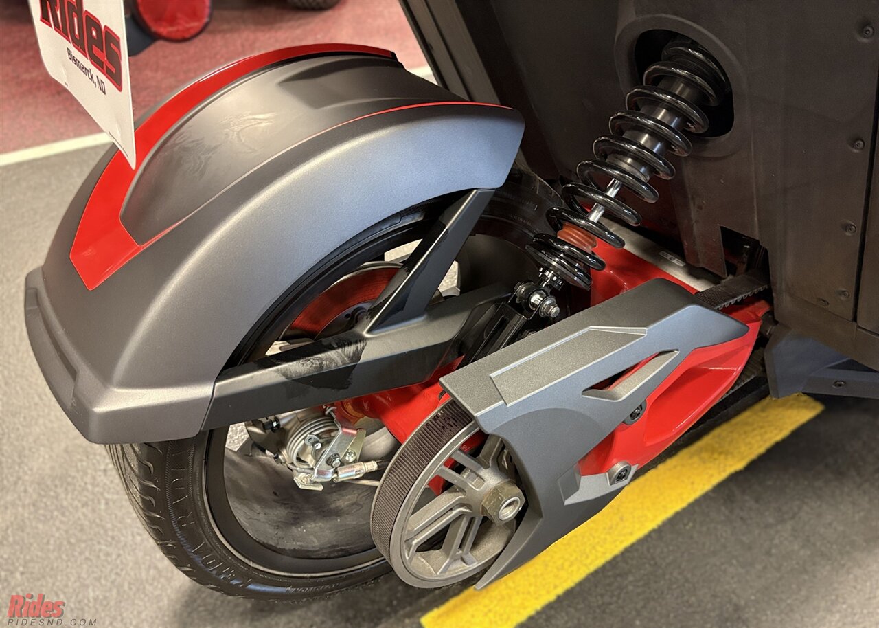 2018 Polaris Slingshot Grand Touring LE   - Photo 13 - Bismarck, ND 58503