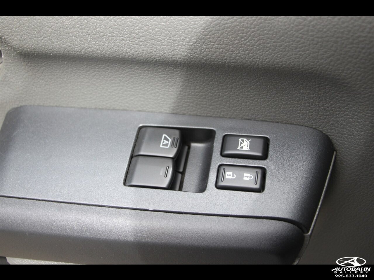 2020 Nissan NV 2500 HD Cargo S Standard Roof 146.1 " WB ***ONE-OWNER*** - Photo 13 - Dublin, CA 94568