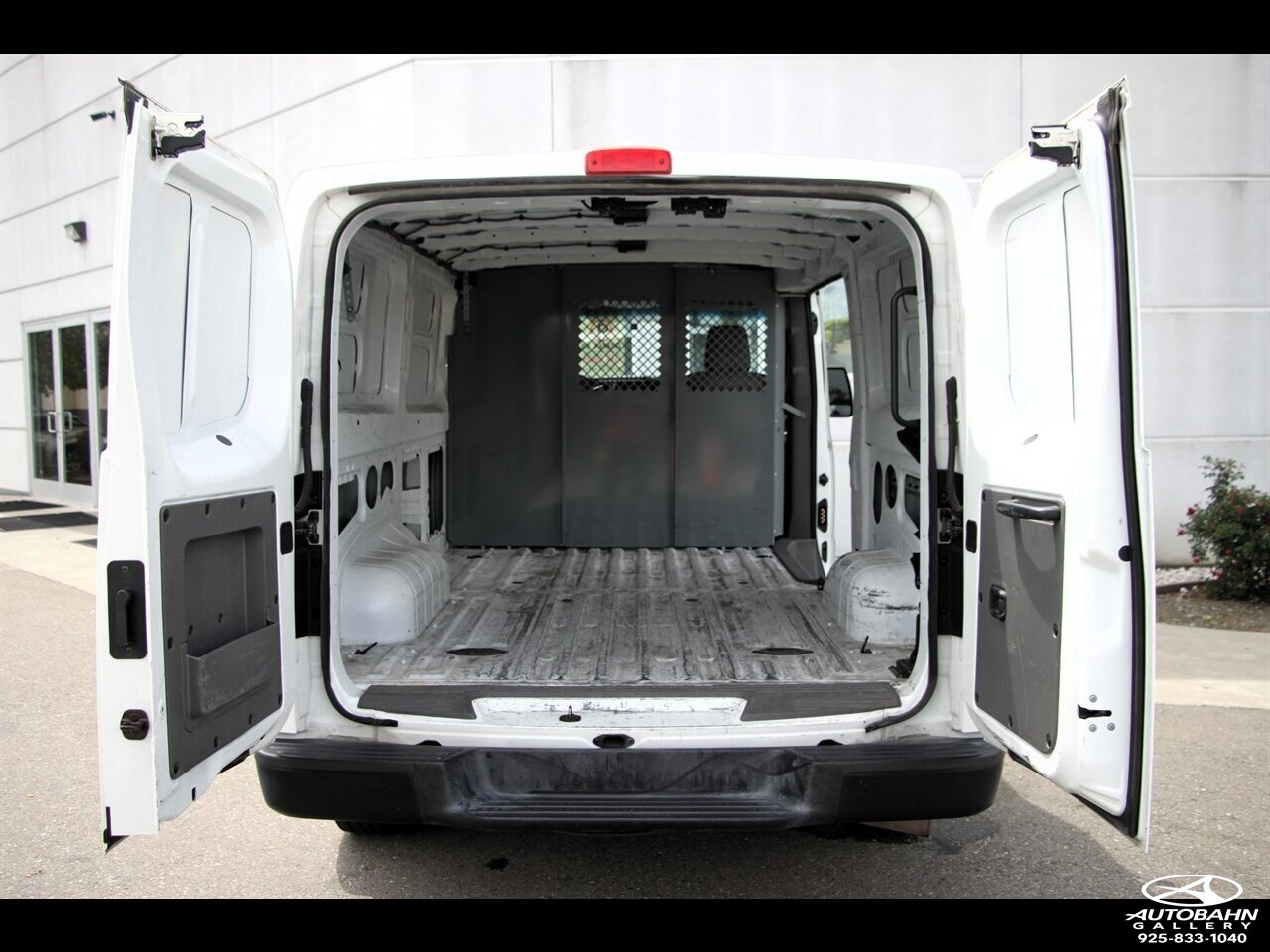 2020 Nissan NV 2500 HD Cargo S Standard Roof 146.1 " WB ***ONE-OWNER*** - Photo 35 - Dublin, CA 94568