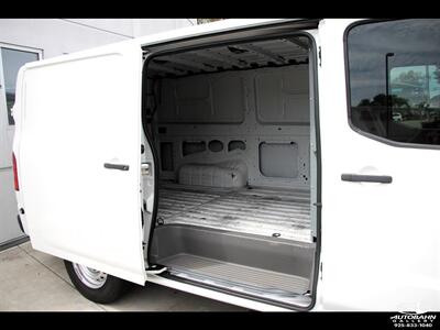 2020 Nissan NV 2500 HD Cargo S Standard Roof 146.1 " WB ***ONE-OWNER*** - Photo 8 - Dublin, CA 94568