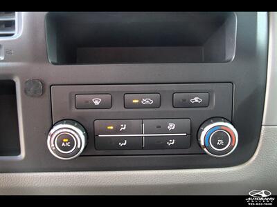 2020 Nissan NV 2500 HD Cargo S Standard Roof 146.1 " WB ***ONE-OWNER*** - Photo 18 - Dublin, CA 94568