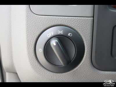 2020 Nissan NV 2500 HD Cargo S Standard Roof 146.1 " WB ***ONE-OWNER*** - Photo 15 - Dublin, CA 94568