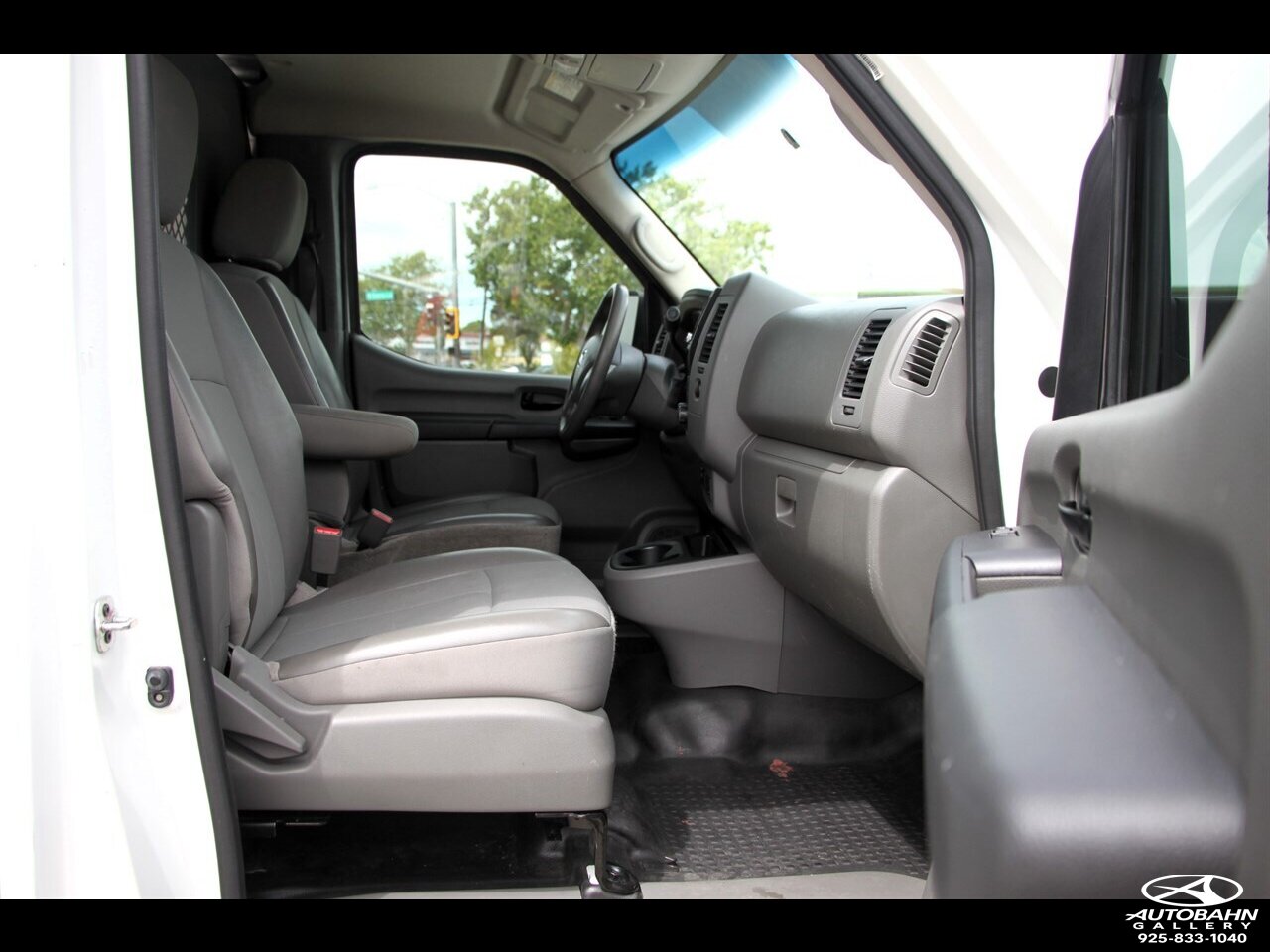 2020 Nissan NV 2500 HD Cargo S Standard Roof 146.1 " WB ***ONE-OWNER*** - Photo 24 - Dublin, CA 94568