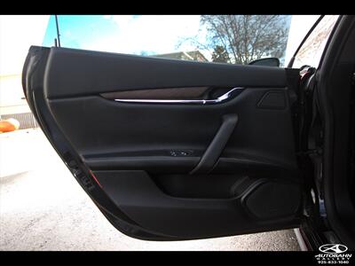 2018 Maserati Quattroporte S  ***WRAPPED RED*** - Photo 27 - Dublin, CA 94568