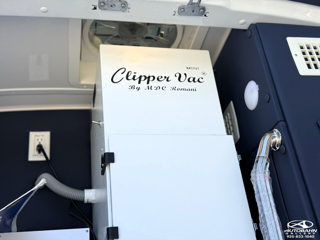 2024 Mercedes-Benz Sprinter 2500 ***Fully Equipped Mobile Pet Grooming Van*** - Photo 17 - Dublin, CA 94568