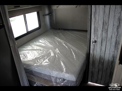 2022 Sunseeker 2350 LE E-350 SD   - Photo 13 - Dublin, CA 94568