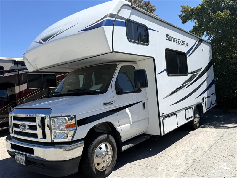 White 2021 Ford E-Series Chassis E-350 SD Cutaway SB RWD Pickup Truck Rear-Wheel Drive Automatic