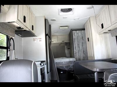 2022 Sunseeker 2350 LE E-350 SD   - Photo 5 - Dublin, CA 94568