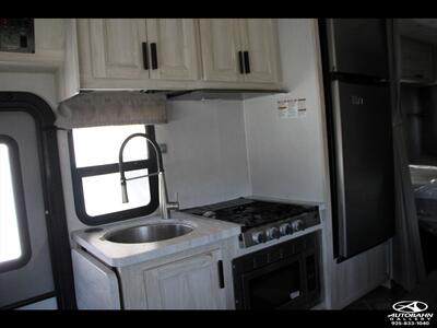 2022 Sunseeker 2350 LE E-350 SD   - Photo 12 - Dublin, CA 94568