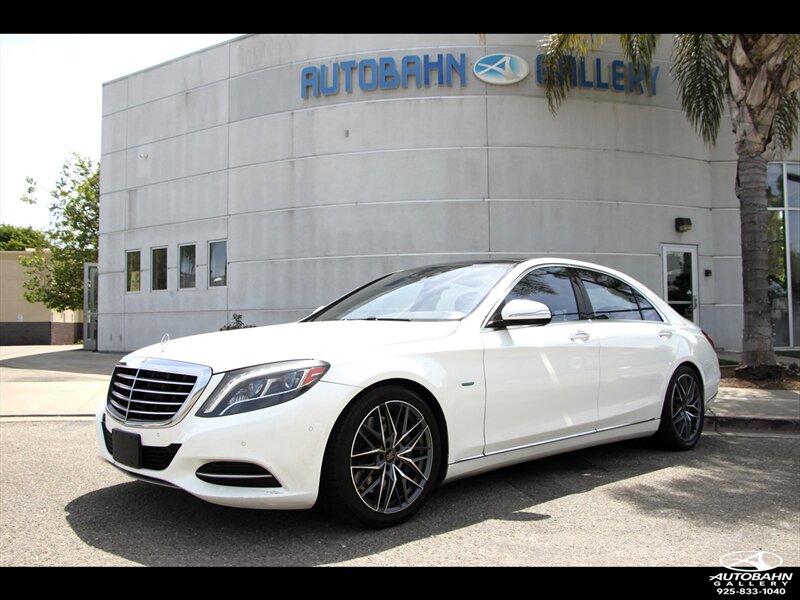 2017 Mercedes-Benz S 550e  ***Premium Package***