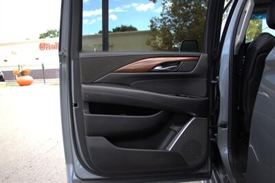2019 Cadillac Escalade ESV Luxury   - Photo 18 - Dublin, CA 94568