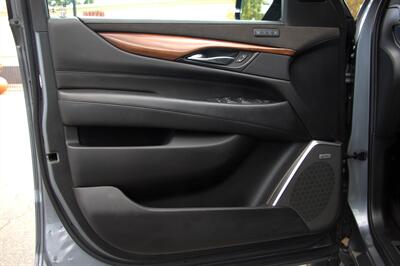 2019 Cadillac Escalade ESV Luxury   - Photo 16 - Dublin, CA 94568