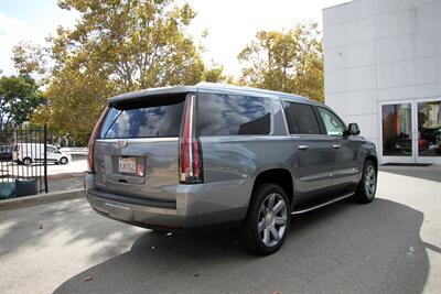 2019 Cadillac Escalade ESV Luxury   - Photo 8 - Dublin, CA 94568
