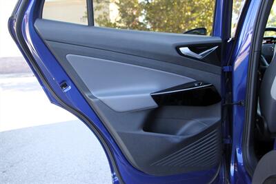 2021 Volkswagen ID.4 Pro S   - Photo 12 - Dublin, CA 94568