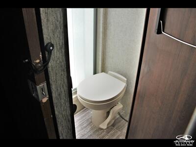2019 Forest River E-450 SD CUTAWAY 3051S - Photo 32 - Dublin, CA 94568