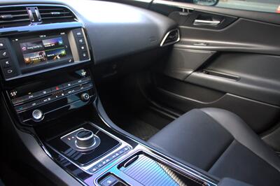 2018 Jaguar XE 20d Premium  ***DIESEL*** - Photo 27 - Dublin, CA 94568