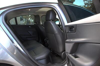 2018 Jaguar XE 20d Premium  ***DIESEL*** - Photo 16 - Dublin, CA 94568