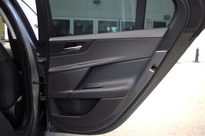 2018 Jaguar XE 20d Premium  ***DIESEL*** - Photo 15 - Dublin, CA 94568