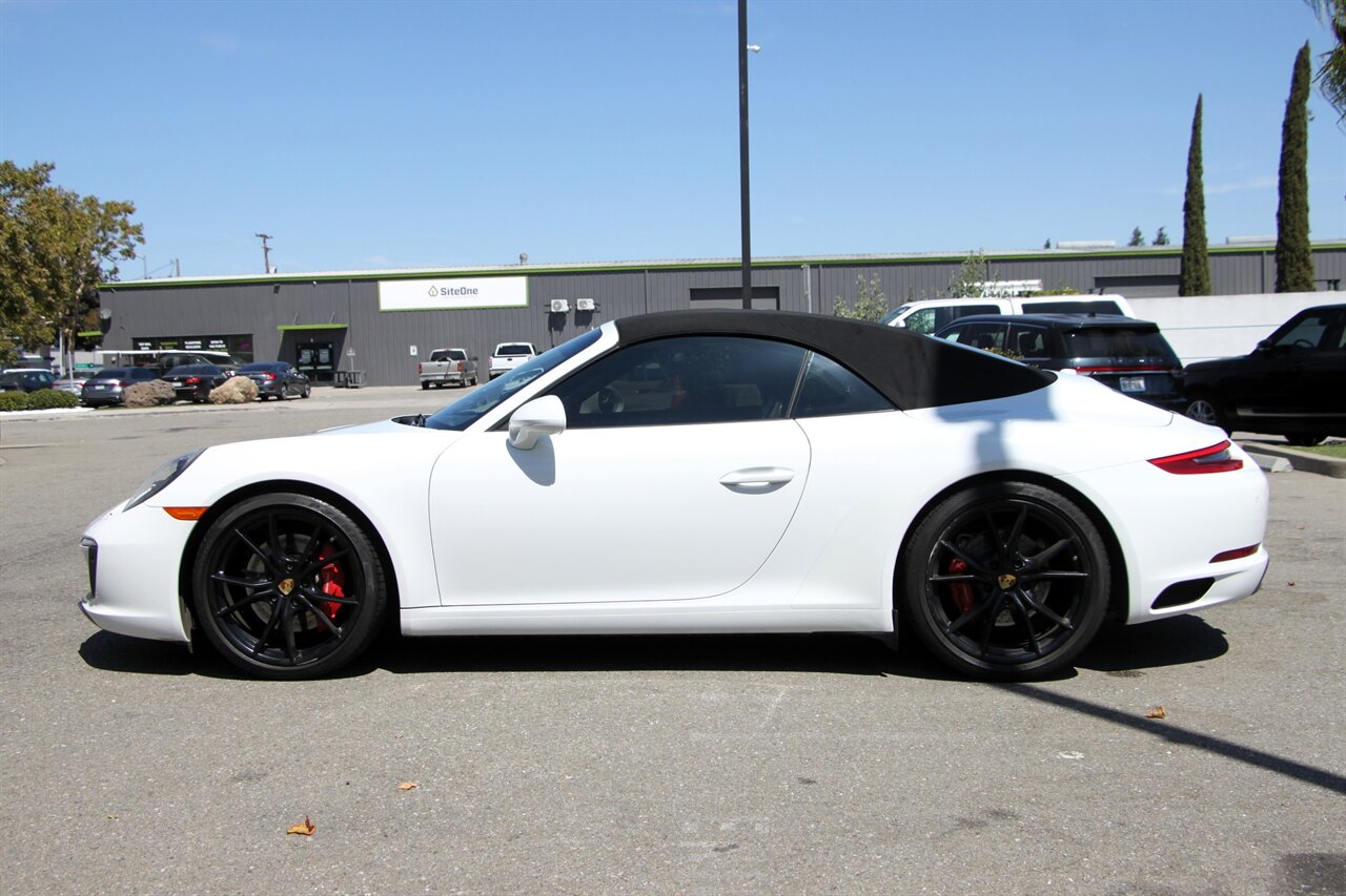 2017 Porsche 911 4S 4 GTS photo 3
