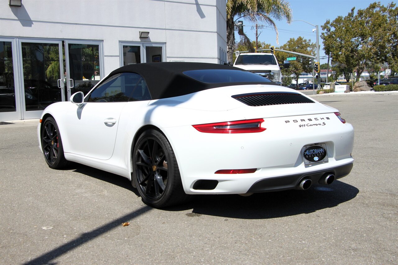 2017 Porsche 911 4S 4 GTS photo 4