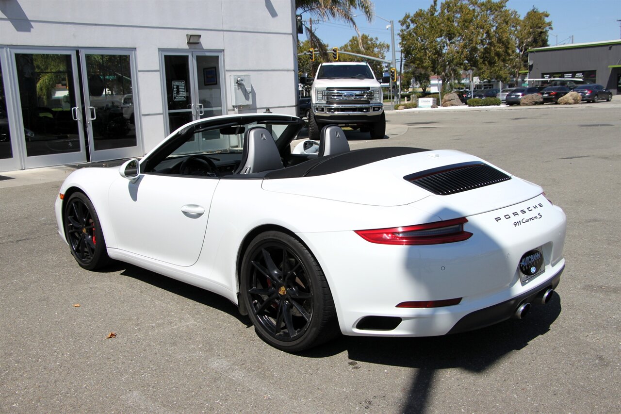 2017 Porsche 911 4S 4 GTS photo 10