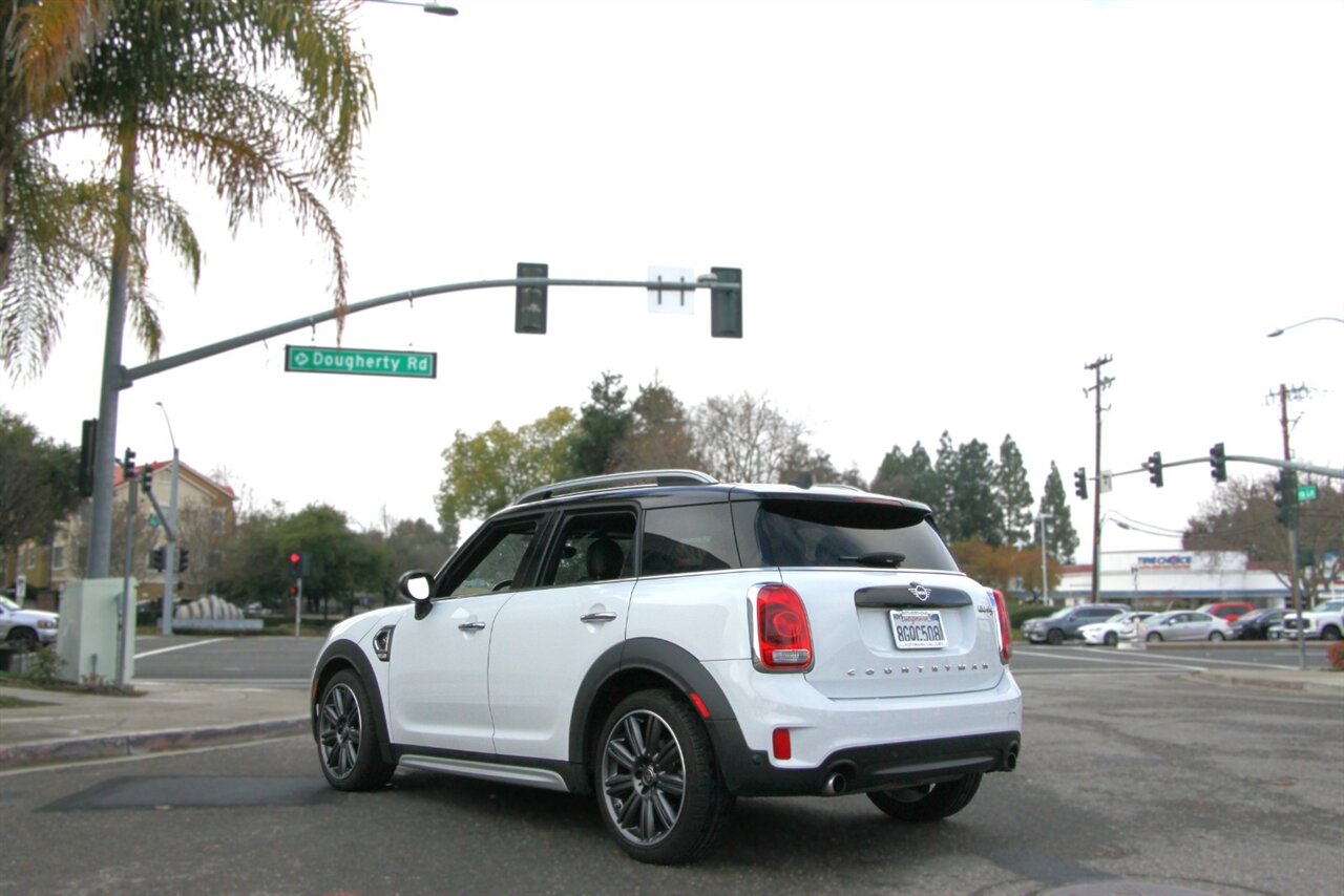 2019 MINI Countryman S photo 8