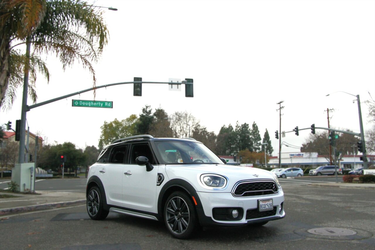 2019 MINI Countryman S photo 3