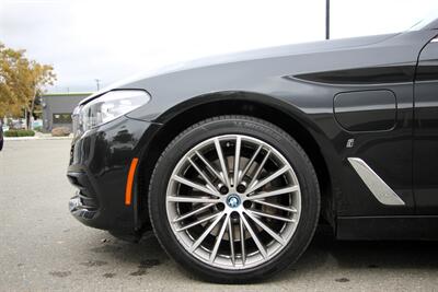 2019 BMW 5 Series 530e iPerformance   - Photo 10 - Dublin, CA 94568