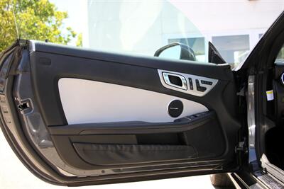 2012 Mercedes-Benz SLK SLK 350  ***ONE OWNER*** - Photo 18 - Dublin, CA 94568