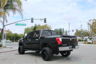 2017 Nissan Titan SV  4X4 Crew Cab **LIFTED**ARKON RIMS** - Photo 8 - Dublin, CA 94568