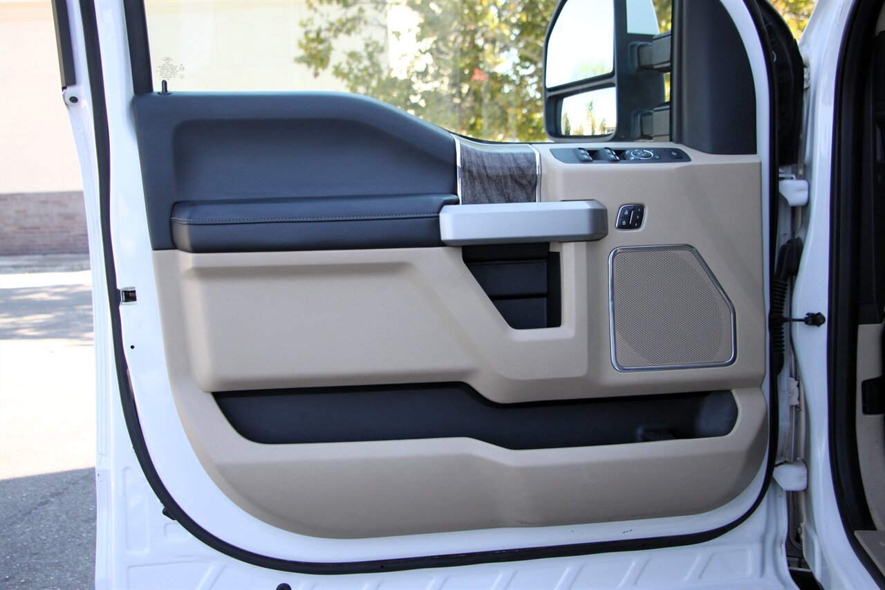 2019 Ford F-350 Lariat photo 12