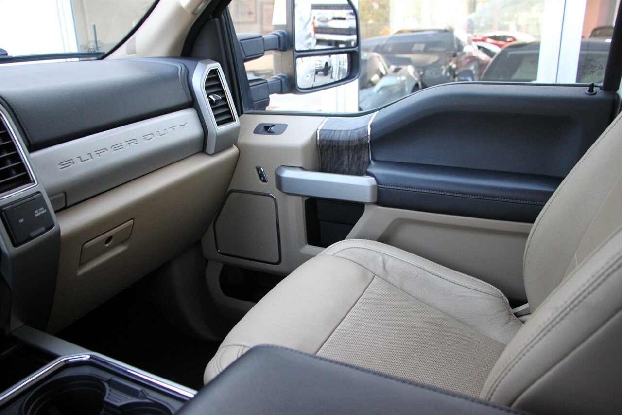 2019 Ford F-350 Lariat photo 33