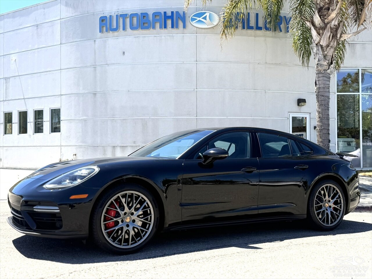 2017 Porsche Panamera Turbo's photo
