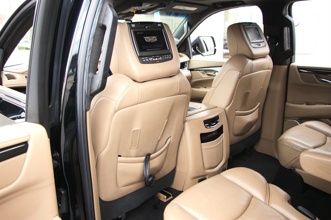 2018 Cadillac Escalade Platinum photo 23
