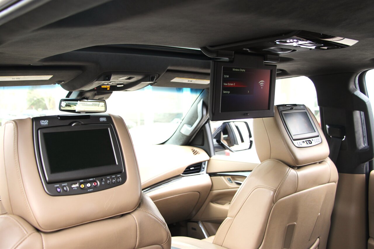 2018 Cadillac Escalade Platinum photo 32