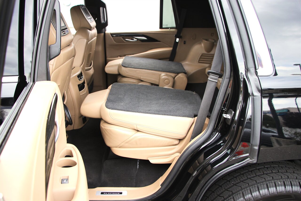 2018 Cadillac Escalade Platinum photo 26