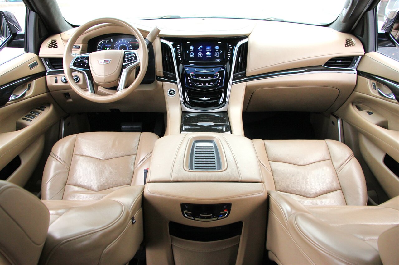 2018 Cadillac Escalade Platinum photo 34