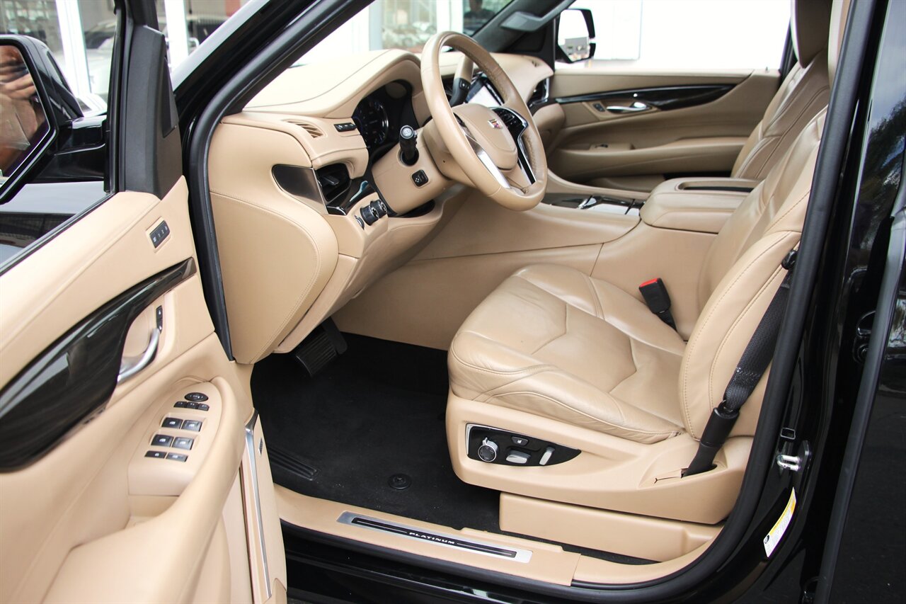 2018 Cadillac Escalade Platinum photo 18