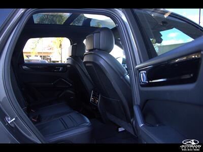 2020 Porsche Cayenne E-Hybrid  ***PREMIUM PLUS PACK*** - Photo 36 - Dublin, CA 94568