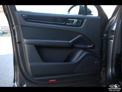 2020 Porsche Cayenne E-Hybrid  ***PREMIUM PLUS PACK*** - Photo 31 - Dublin, CA 94568