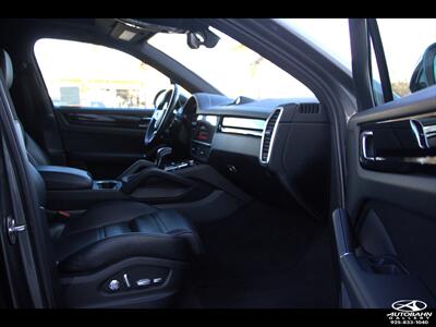 2020 Porsche Cayenne E-Hybrid  ***PREMIUM PLUS PACK*** - Photo 38 - Dublin, CA 94568