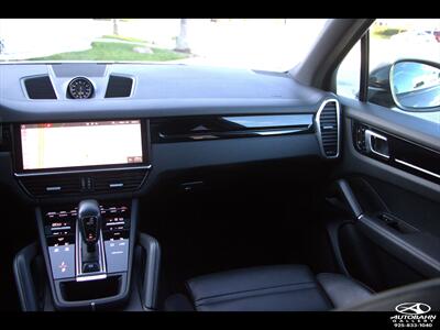 2020 Porsche Cayenne E-Hybrid  ***PREMIUM PLUS PACK*** - Photo 28 - Dublin, CA 94568