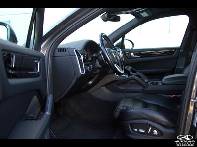 2020 Porsche Cayenne E-Hybrid  ***PREMIUM PLUS PACK*** - Photo 32 - Dublin, CA 94568