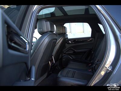 2020 Porsche Cayenne E-Hybrid  ***PREMIUM PLUS PACK*** - Photo 34 - Dublin, CA 94568