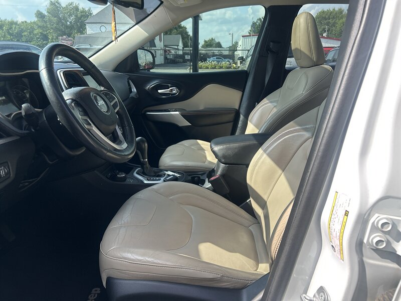 2017 Jeep Cherokee Limited - Photo 4 - Indianapolis, IN 46222