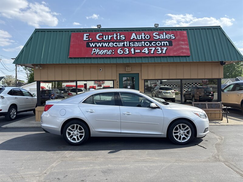2013 Chevrolet Malibu LT   - Photo 1 - Indianapolis, IN 46222