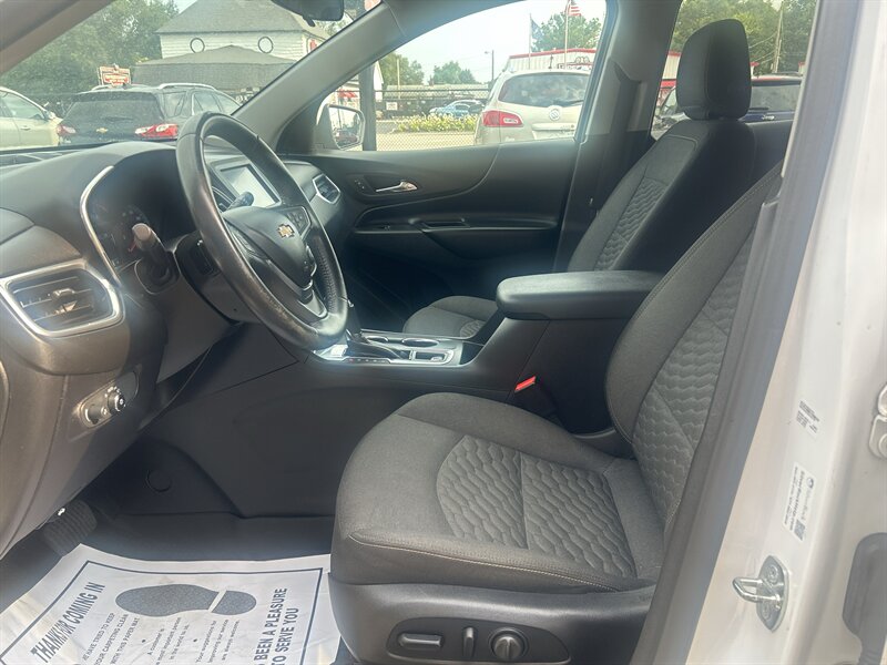 2018 Chevrolet Equinox LT - Photo 4 - Indianapolis, IN 46222