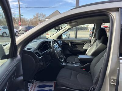 2015 Chevrolet Traverse LT   - Photo 4 - Indianapolis, IN 46222