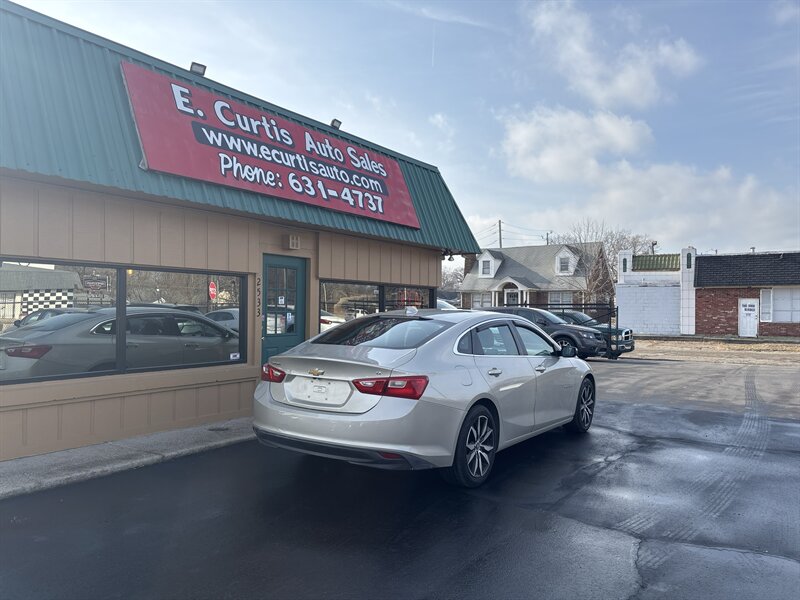 2016 Chevrolet Malibu LT - Photo 6 - Indianapolis, IN 46222